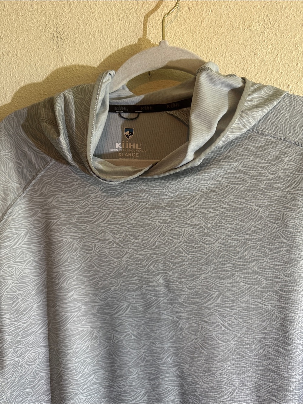 Kuhl Men’s Light Gray Hooded Performance Shirt